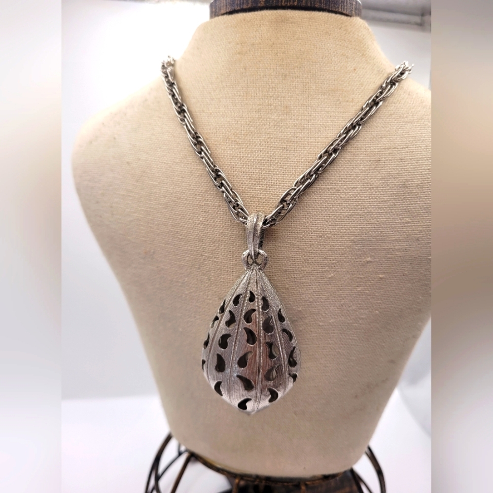 Vintage Crown Trifari Oval Teardrop Silver-Tone Necklace